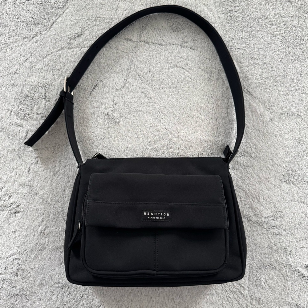 Kenneth Cole Reaction Black Shoulder Bag Zippered Multiple Pockets Adjustable